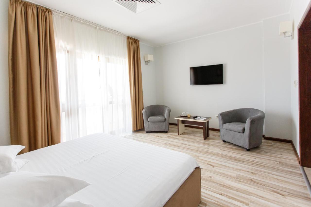 Nautic Sport Club Hotel Navodari Ngoại thất bức ảnh